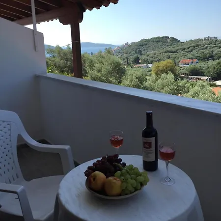 Litsa Apartman *